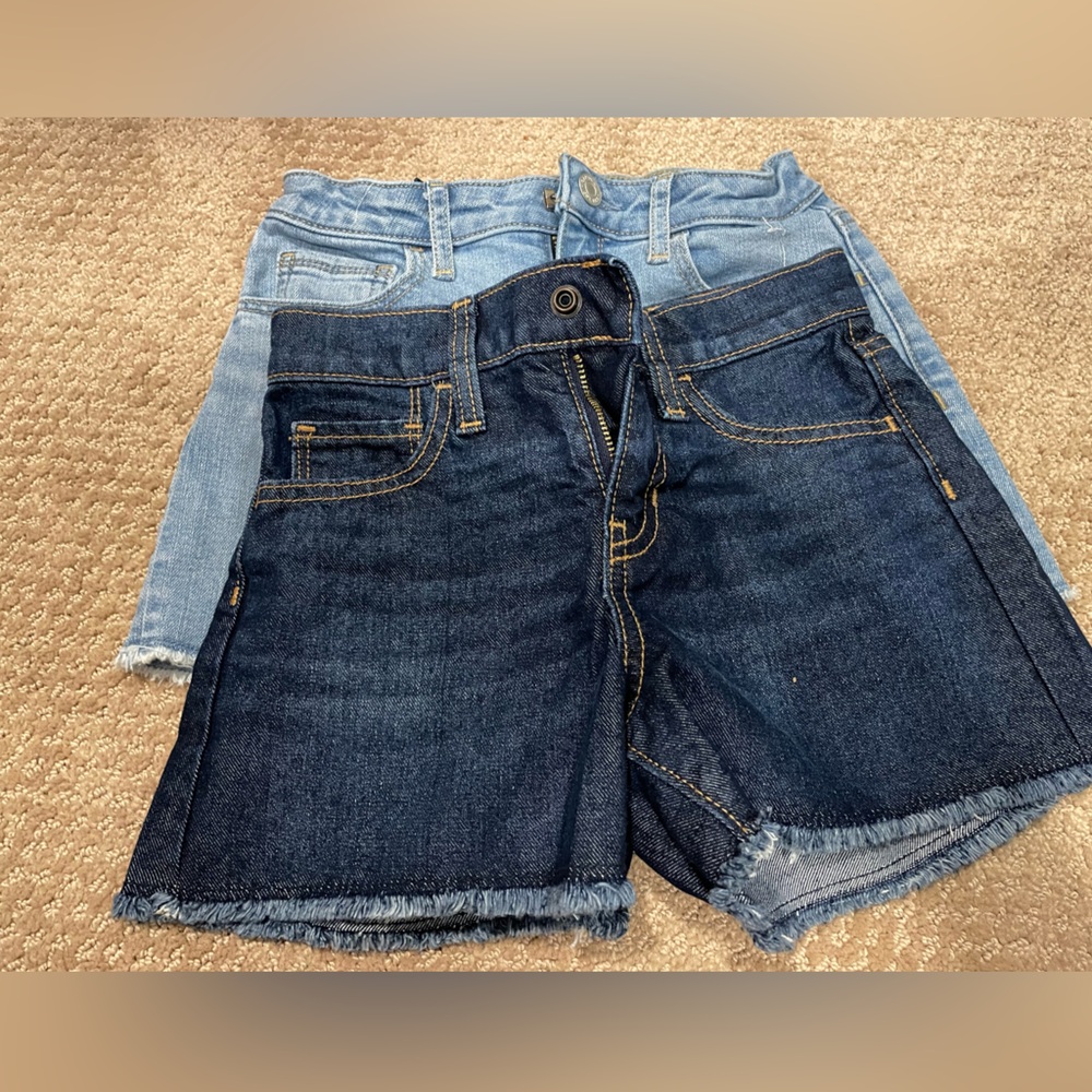 Old Navy, little girl’s size 7 denim shorts